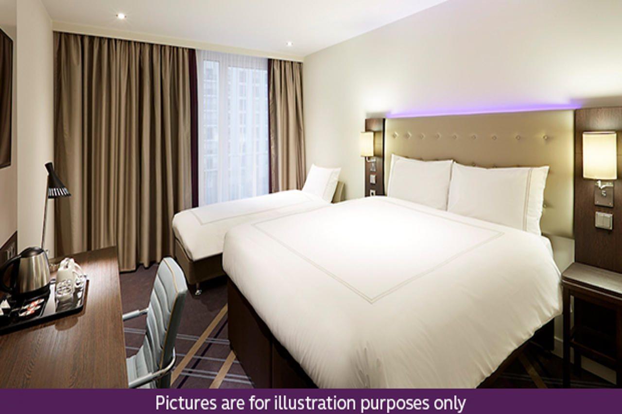 Premier Inn Saarbruecken City Congresshalle Exterior photo